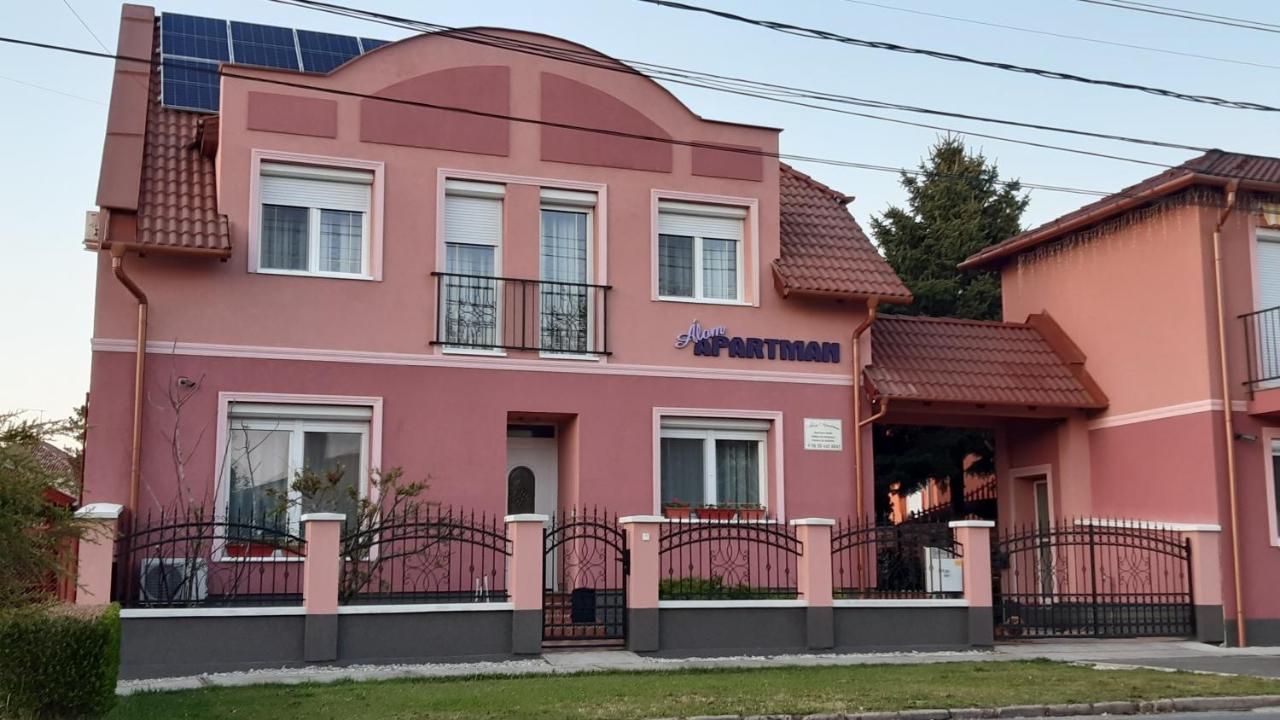 Alom Apartman Hajdúszoboszló Dış mekan fotoğraf