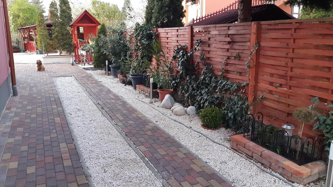 Alom Apartman Hajdúszoboszló Dış mekan fotoğraf