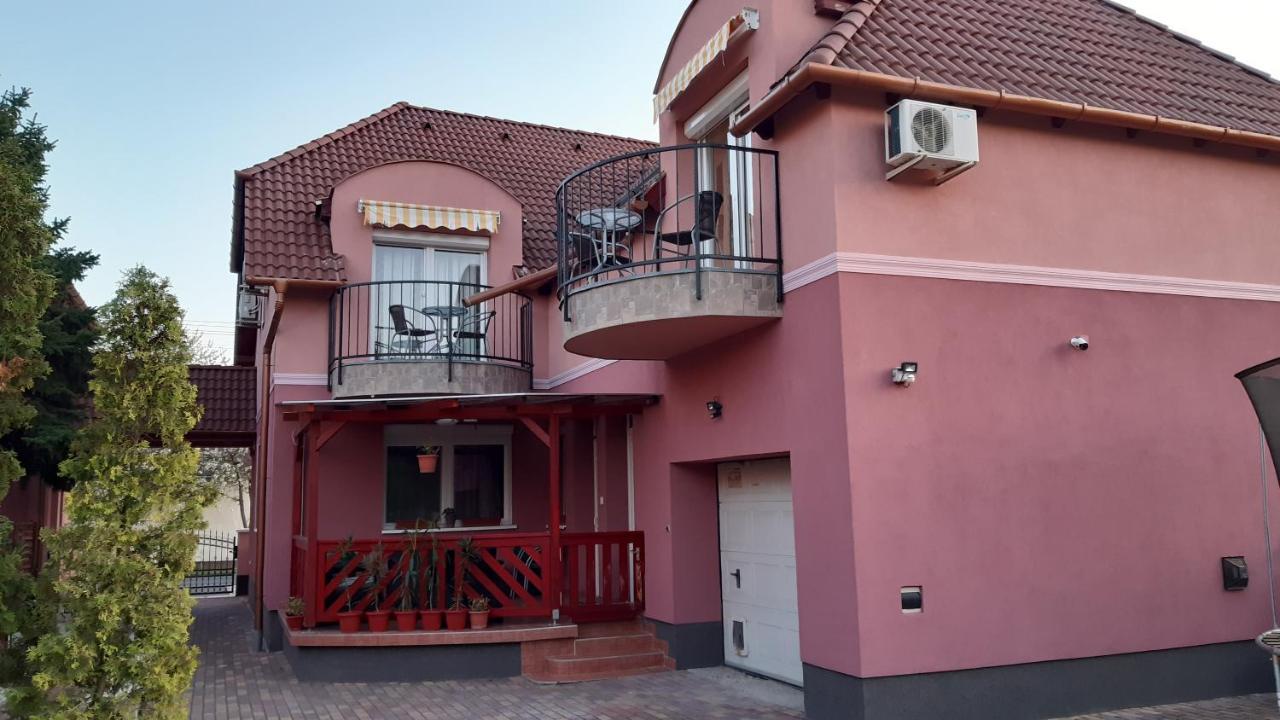 Alom Apartman Hajdúszoboszló Dış mekan fotoğraf