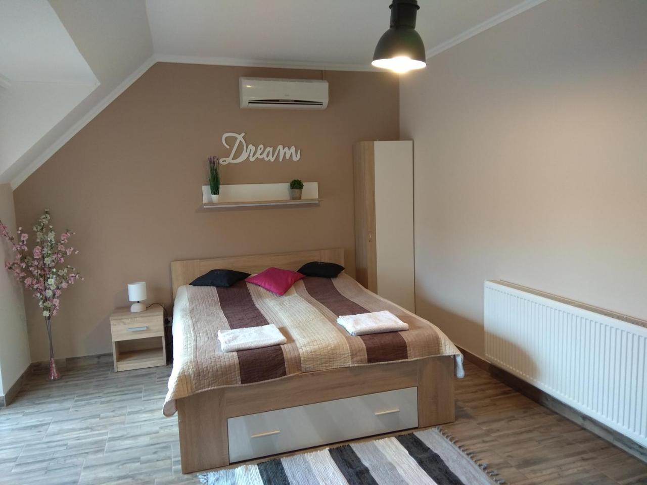 Alom Apartman Hajdúszoboszló Dış mekan fotoğraf